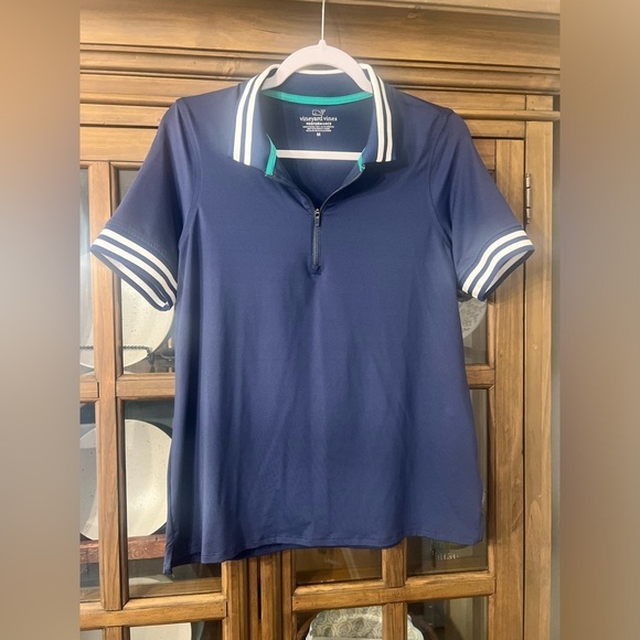 Vineyard Vines Tops - Vineyard Vines Palmero Performance Polo
New with tags
Size medium